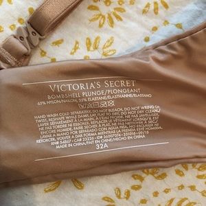 Victoria's Secret Intimates & Sleepwear - Victoria’s Secret bombshell plunge bra Victoria's Secret Intimates & Sleepwear - Victoria’s Secret bombshell plunge bra